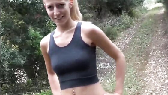 Skinny Teenager von schnellen Sex im Freien