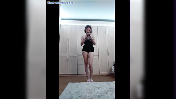 Brunette teen school girl showed her jusy holes on webcam for money