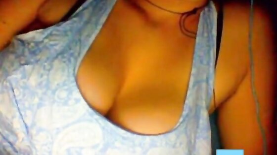 Sexy girl from Chile with great tits and lips 5