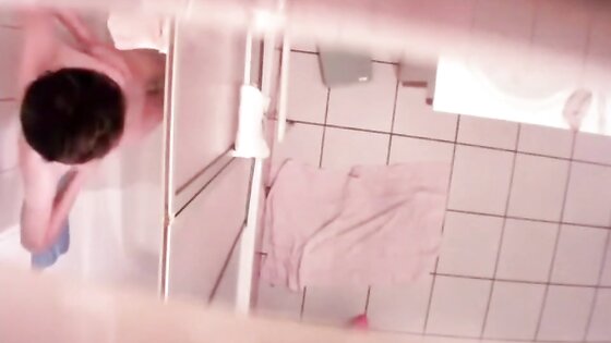 spying on my stepsister shaving her pussy