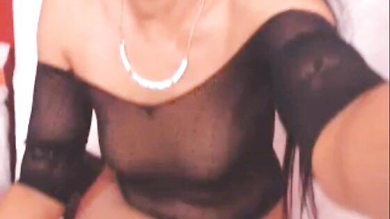Webcam - 43 year old Euro MILF with tight body teasing