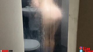 X007 - Lipe Crazy - Peeking hot in the bath and see what happened