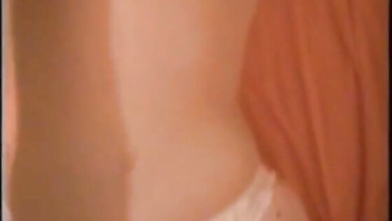 En string blanc elle se fait baiser