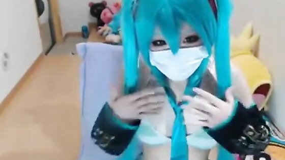 Miku Hatsune a chating and playing 130625