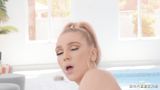 Kendra Sunderland Fucked By The Pool