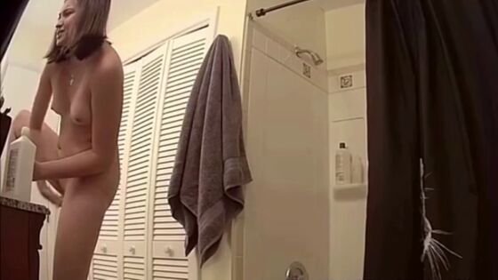 stepsister masturbates in front of the mirror