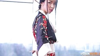 Skinny Samurai Dancer Lia Lin Anal