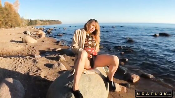 Teen Public Masturbation on the Beach Black Dildo and Luxury Girl