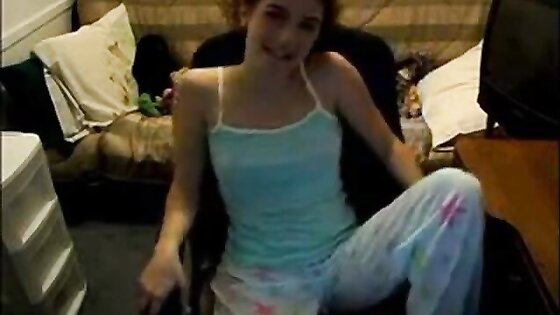 Hottie stripping on webcam  Sativa Verte