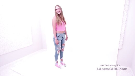 Cute 18 teen with wide hips gets fucked in studio