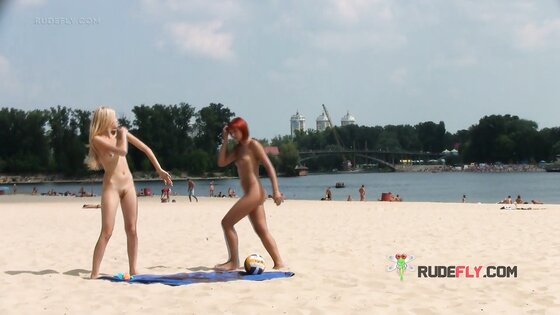 Curvaceous nude beach girl caught by a voyeur on a hidden camera
