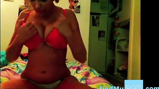 girl with big tits masturbates on cam