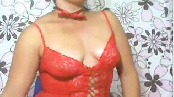 Webcam - young Latina playing with wet pussy (no sound)
