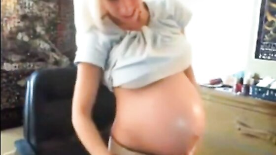 pReGnAnT WeB CaM SLuT