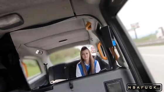 Stunning College Virgin Pops her Cherry in the back of a Taxi