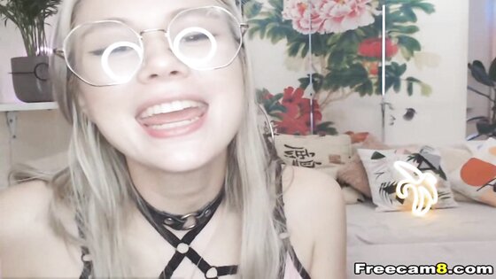 Blonde With Glasses Let Her Boyfriend Cum In Her Mouth