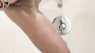 KO 029 - Beautiful brunette masturbating in the bathtub - (2022-06-17)