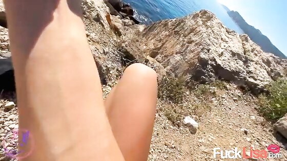 Seduced by the Elastic Stepsisters Ass while Hiking