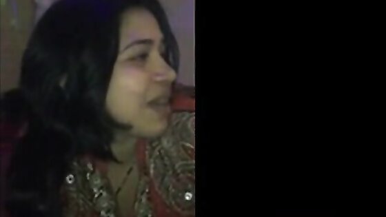 Pakistani - Indian Urdu Poetry Slut