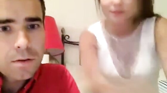 gata seios durinhos com namorado