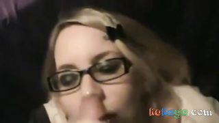 Gamer girl gives blowjob with facial