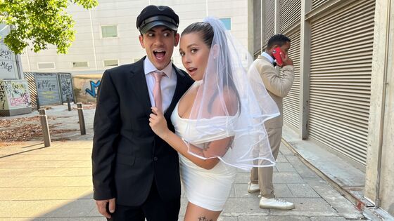 Chauffeur Fucks The Sexy Bride