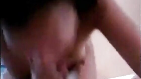 Filipina gives perfect blowjob until cumshot