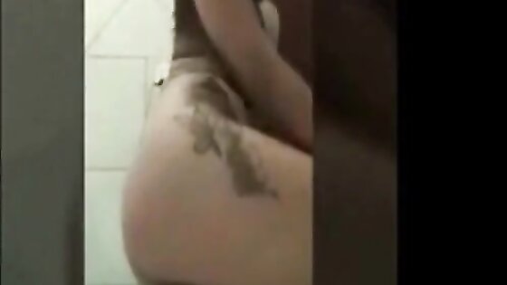 Novinha muito gostosa mostrando whatsapp