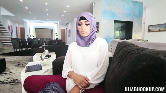 My hijab stepsister wants to become prom queen