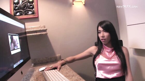 RR 02 - Making the secretary suck my pussy and ass - 720p