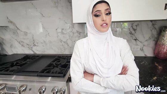 Sophia Leone and Aubry Babcock HIJAB Sex NOOKIES