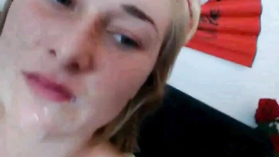 Blonde CamSlut doesnt like sperm in her mouth