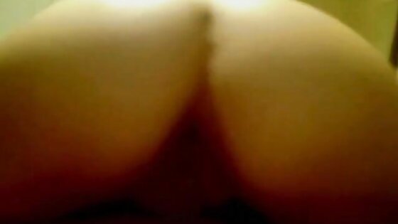 Femdom Fun: Amateur Couple's Facesitting Adventure