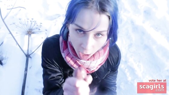 Teen Schoolgirl Gives Risky Public Blowjob in the Park