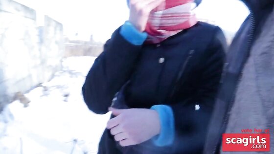 Teen Schoolgirl Gives Risky Public Blowjob in the Park