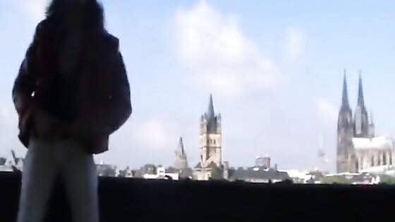 Deutscher Outdoor-Blowjob in Köln – öffentliche Gesichtsbesamung!