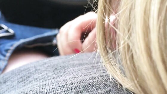 Großer Schwanz-Blowjob mit Fingern und Titten - Deutscher Oralsex