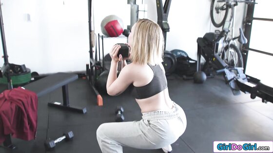 I like the smell of my tomboy gfs sweat