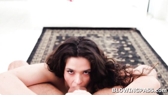 Latina Victoria Voxx gets throat fucked