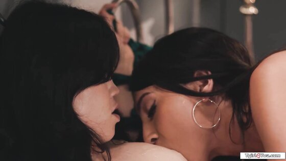 Asian shemale licks buttplugged latin gf