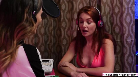 Busty milf fingered by lesbian celebrity