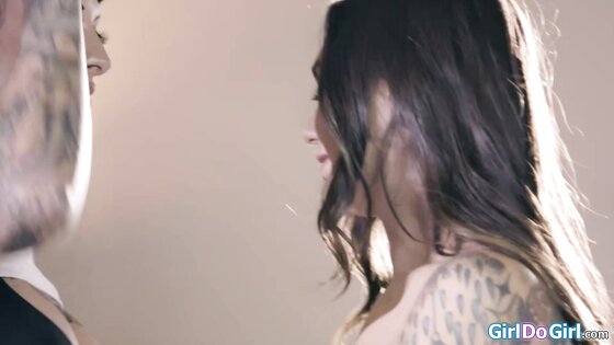 Tattooed babe rescued out the shadowban
