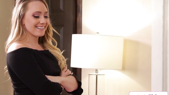 House Broker facesitting lesbian client