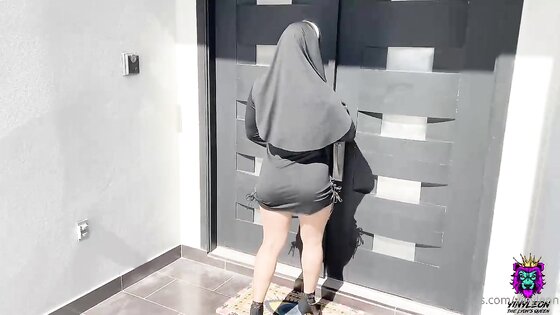 Yiny Leon Perv Nun Anal