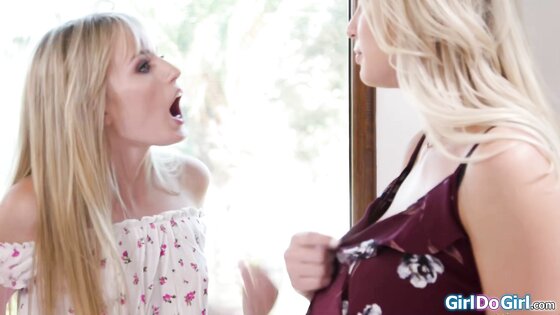 Now show stepmommy how you lick a pussy