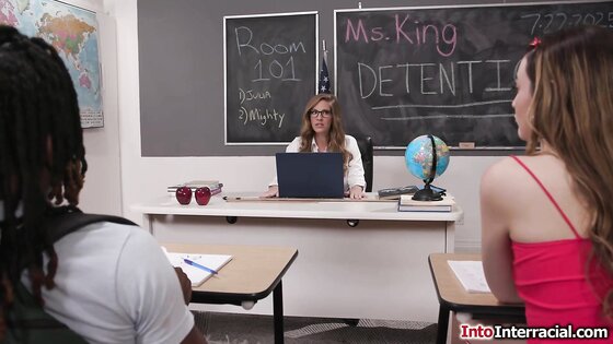 I bet you would suck his bbc too ms King