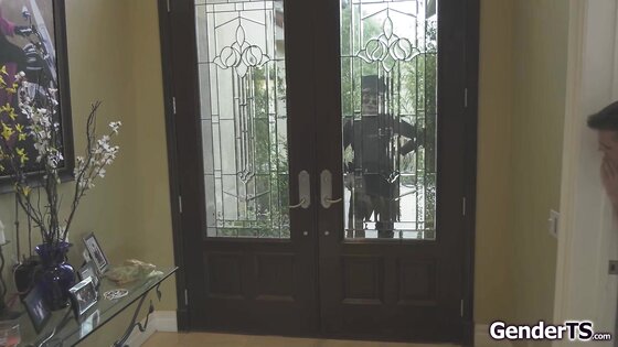 Trans police officer here to the rescue