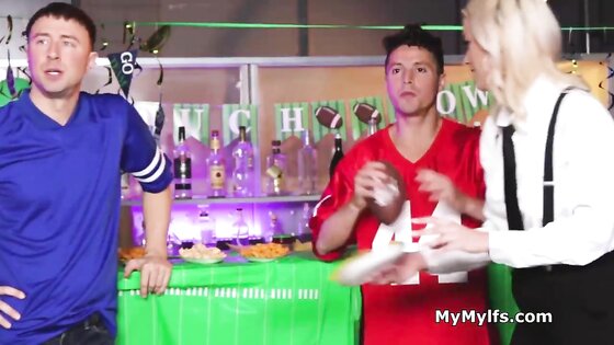 Barmaids holes getting freeused by two guests in a threeway