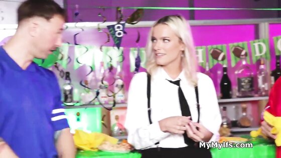 Barmaids holes getting freeused by two guests in a threeway