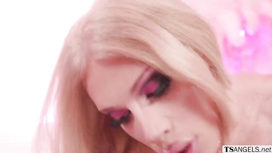 Tie my hands and fuck my pussy so hard